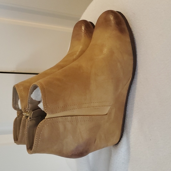 NWT TWO COLORED BOOTIES - Picture 3 of 13